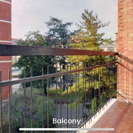 Metro Famagosta - Luminoso Appartamento Con Balcone Free Wifi & Parking Milano Ngoại thất bức ảnh