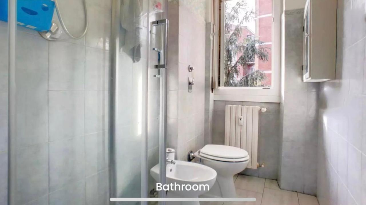 Metro Famagosta - Luminoso Appartamento Con Balcone Free Wifi & Parking Milano Ngoại thất bức ảnh