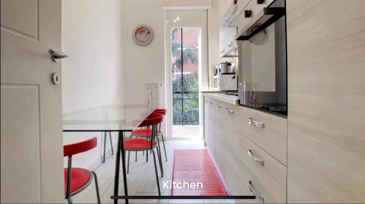 Metro Famagosta - Luminoso Appartamento Con Balcone Free Wifi & Parking Milano Ngoại thất bức ảnh