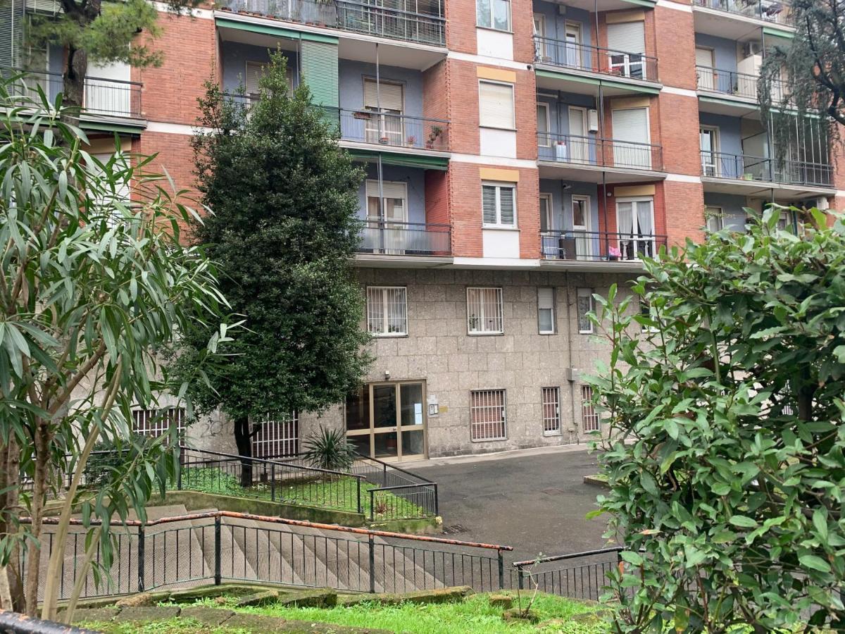 Metro Famagosta - Luminoso Appartamento Con Balcone Free Wifi & Parking Milano Ngoại thất bức ảnh