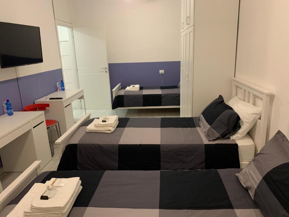 Metro Famagosta - Luminoso Appartamento Con Balcone Free Wifi & Parking Milano Ngoại thất bức ảnh
